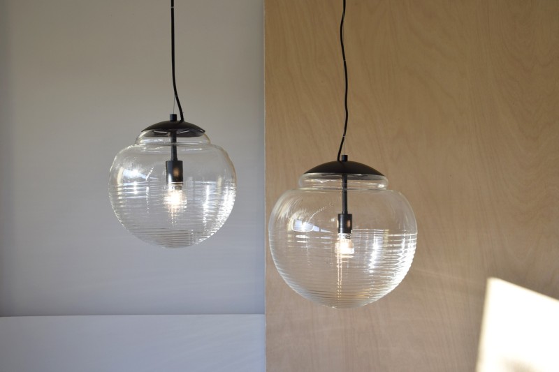COLECCIÓN ARNELA: LÁMPARAS TECHO. VIDRIO Y METAL NEGRO | VP Interiorismo